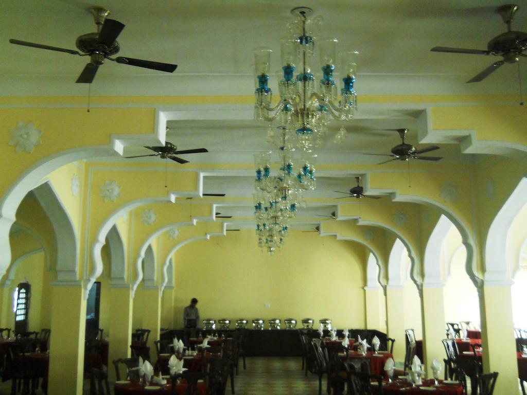 V Resorts Rajmahal Orchha Exterior foto