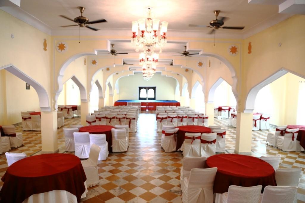 V Resorts Rajmahal Orchha Exterior foto