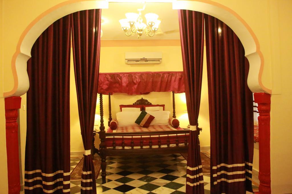 V Resorts Rajmahal Orchha Exterior foto