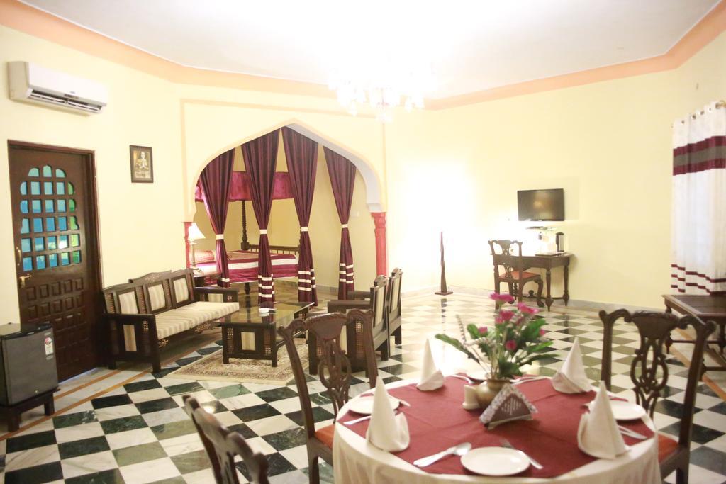 V Resorts Rajmahal Orchha Exterior foto