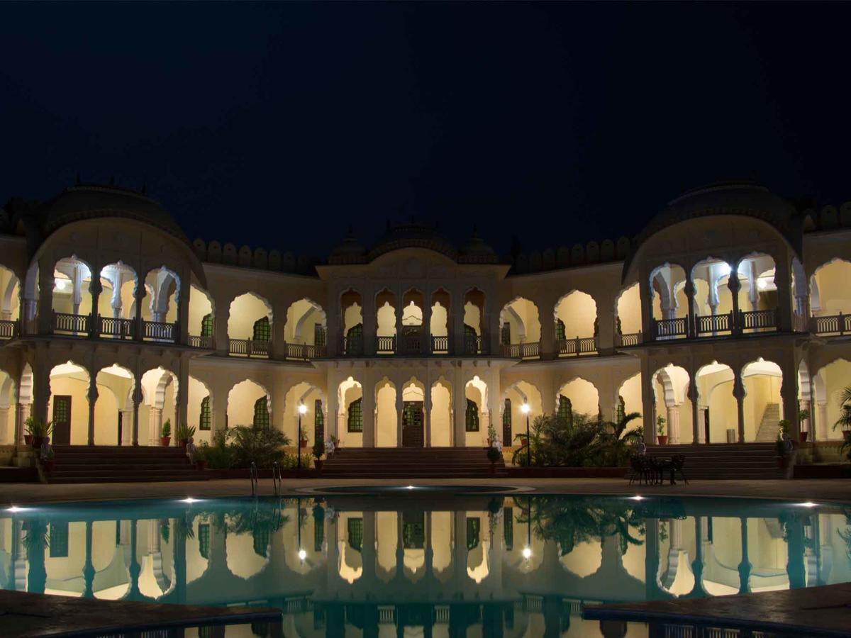 V Resorts Rajmahal Orchha Exterior foto