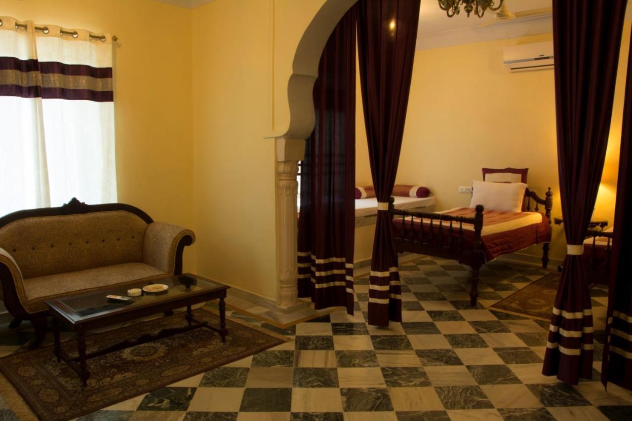 V Resorts Rajmahal Orchha Exterior foto