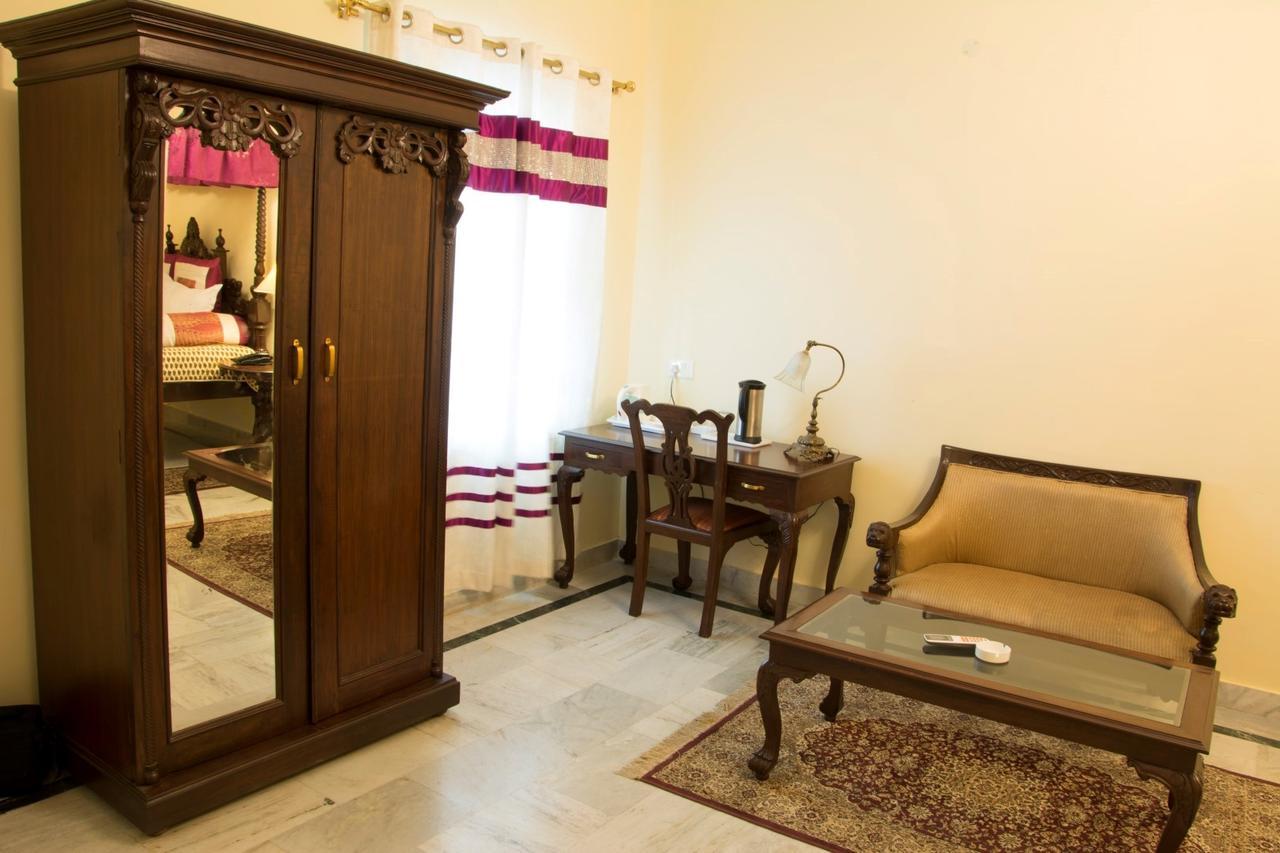 V Resorts Rajmahal Orchha Exterior foto