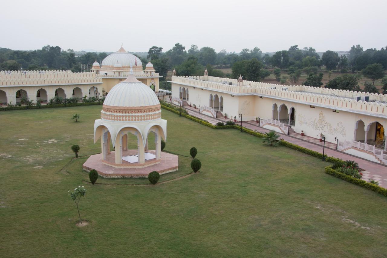 V Resorts Rajmahal Orchha Exterior foto