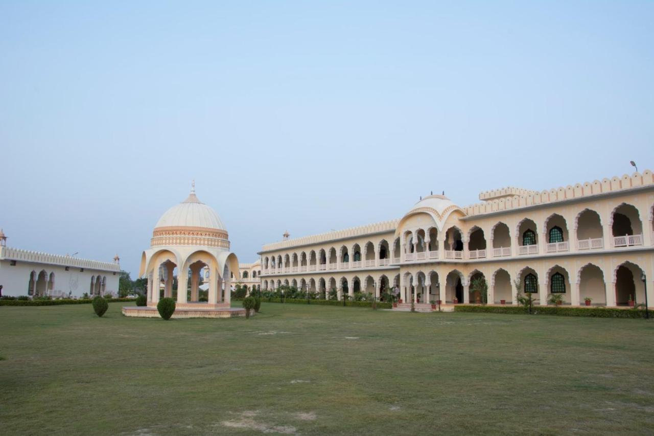 V Resorts Rajmahal Orchha Exterior foto