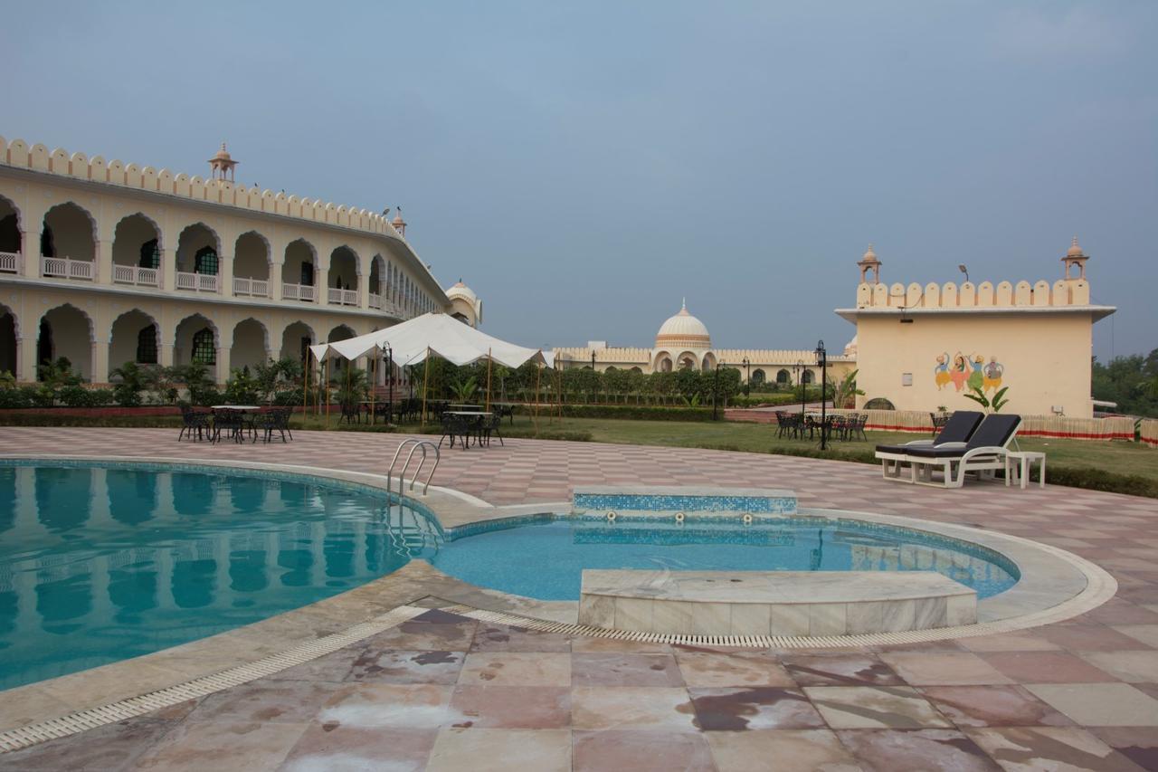 V Resorts Rajmahal Orchha Exterior foto