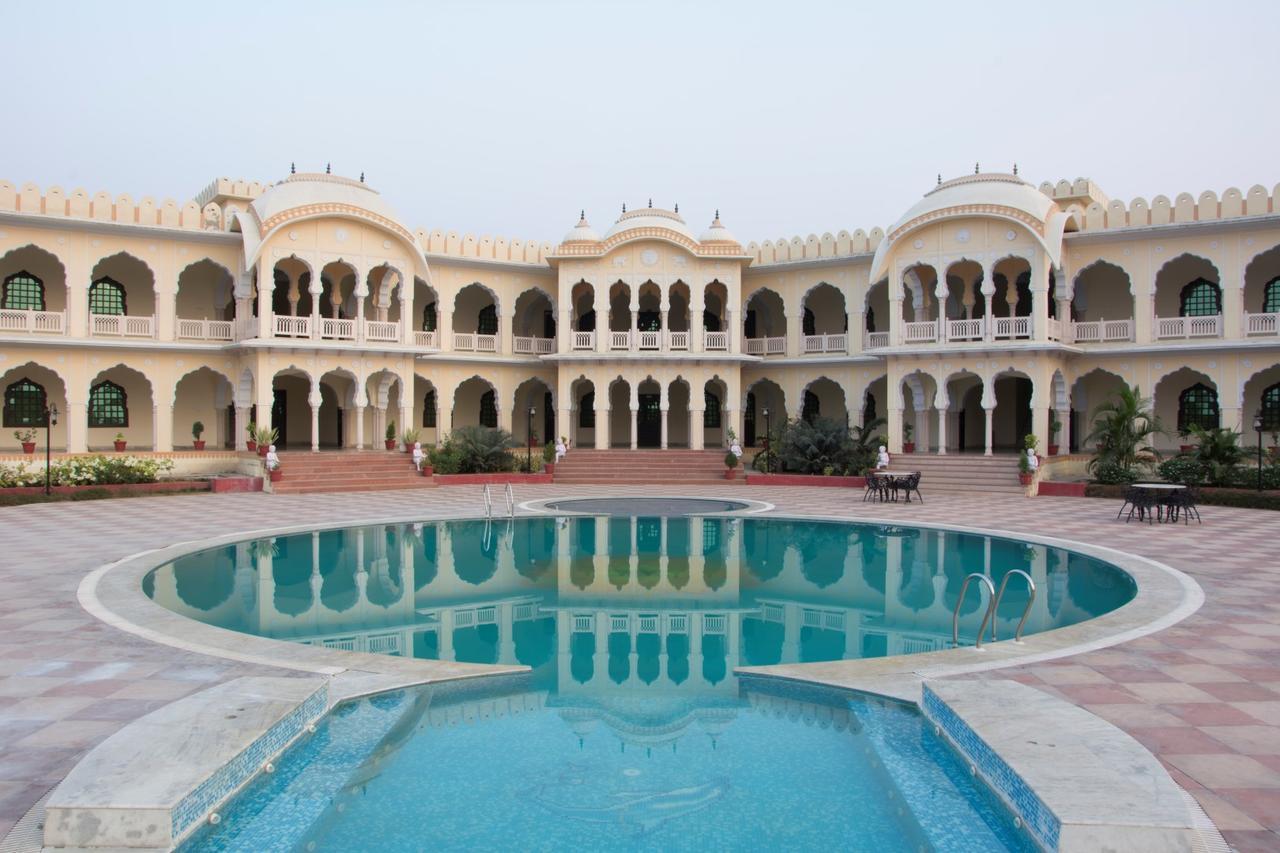 V Resorts Rajmahal Orchha Exterior foto
