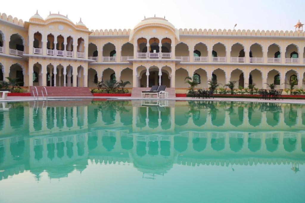V Resorts Rajmahal Orchha Exterior foto