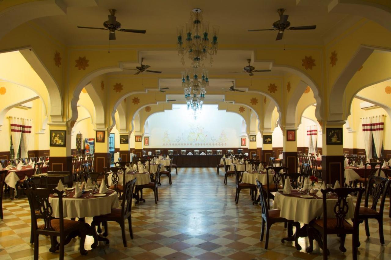 V Resorts Rajmahal Orchha Exterior foto