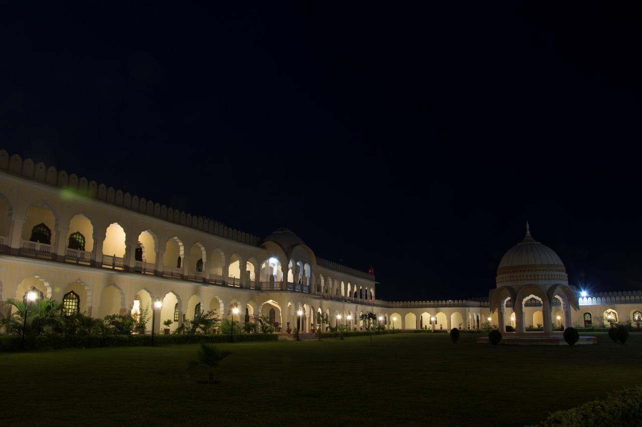 V Resorts Rajmahal Orchha Exterior foto