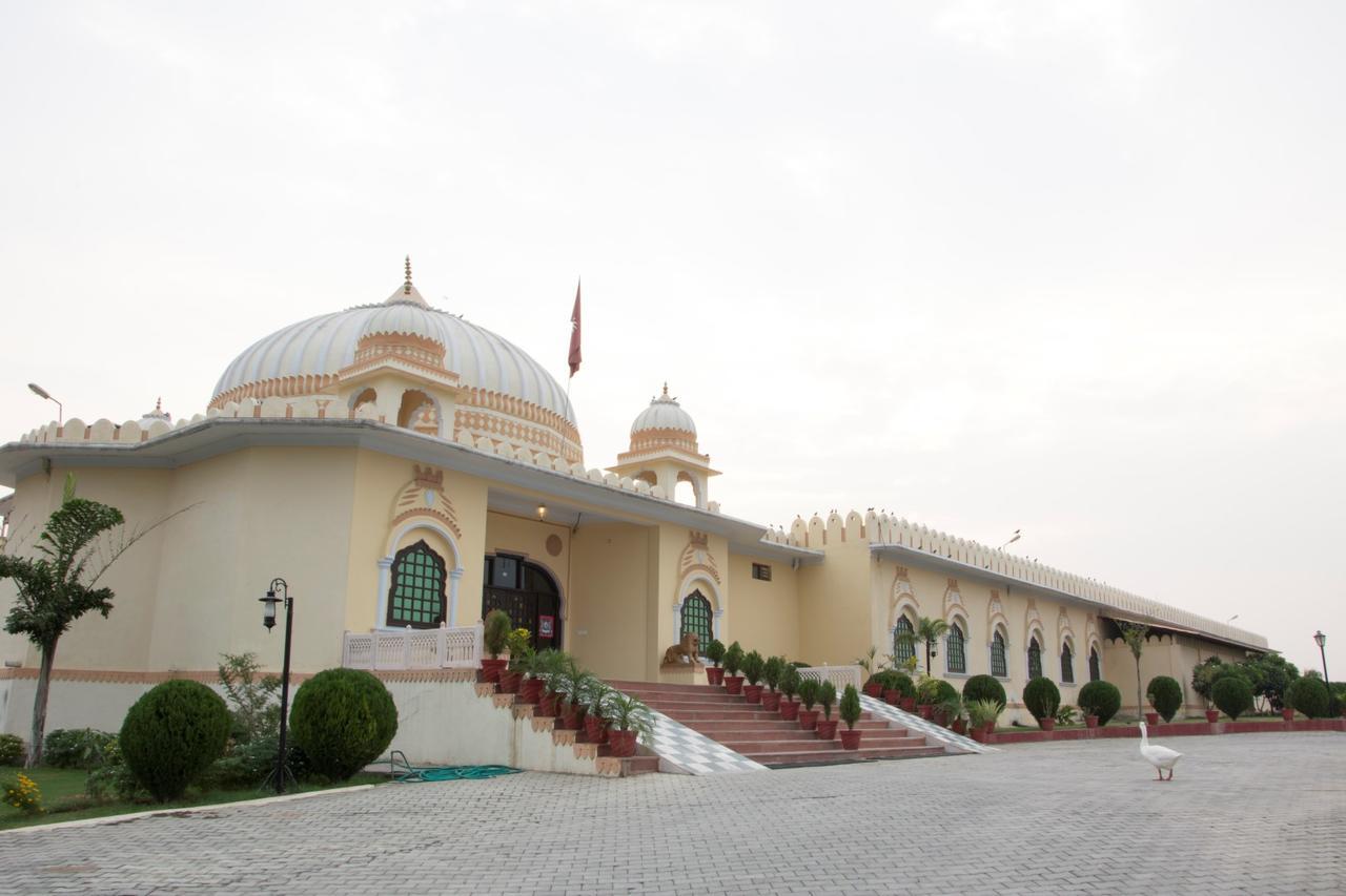 V Resorts Rajmahal Orchha Exterior foto