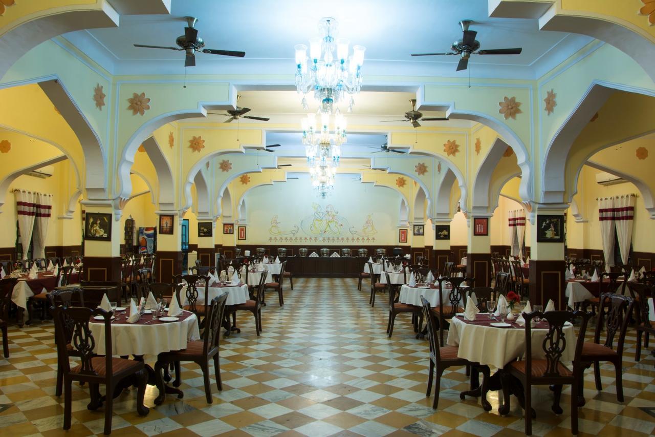 V Resorts Rajmahal Orchha Exterior foto
