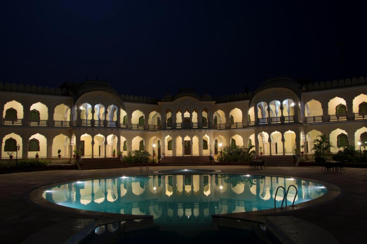 V Resorts Rajmahal Orchha Exterior foto