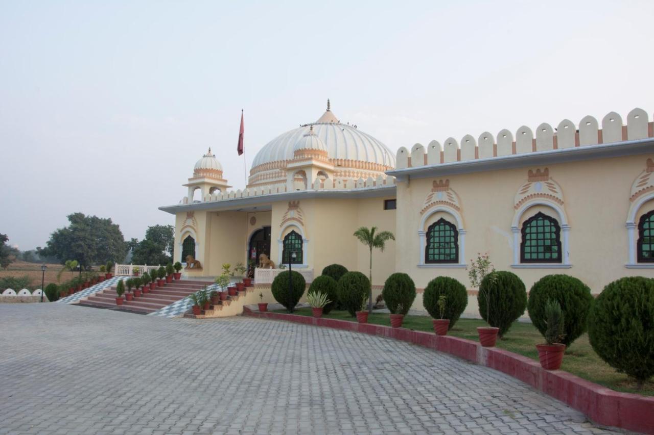 V Resorts Rajmahal Orchha Exterior foto